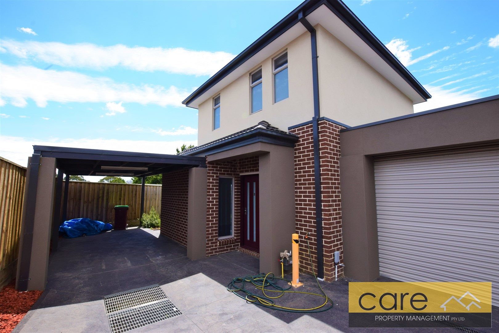 2 bedrooms Townhouse in 102 A Oaktree Drive HAMPTON PARK VIC, 3976