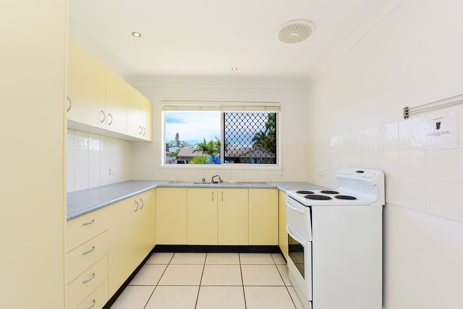 2 Sutherland Street, Dicky Beach QLD 4551, Image 2