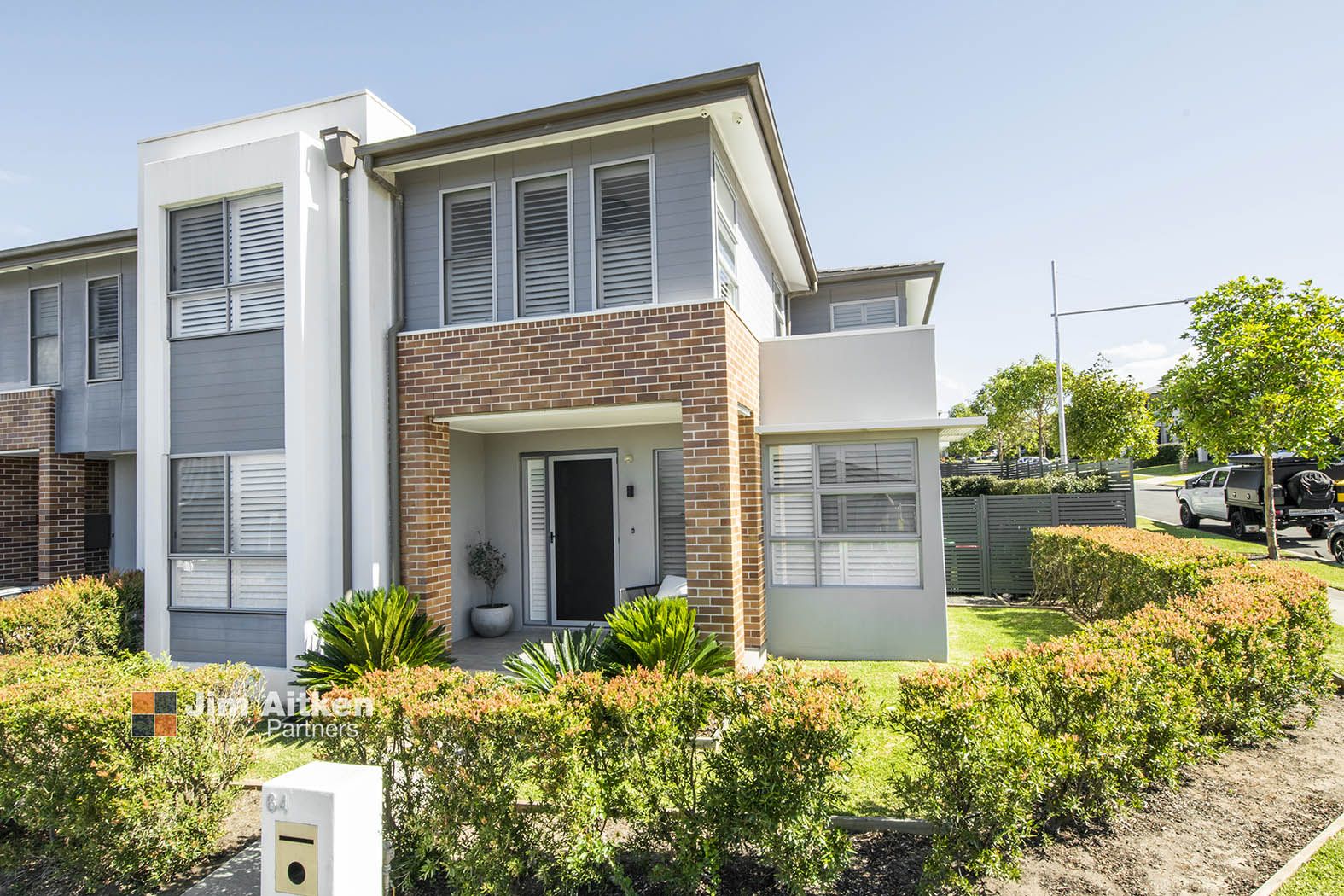 4 bedrooms Terrace in 64 Forestwood Drive GLENMORE PARK NSW, 2745