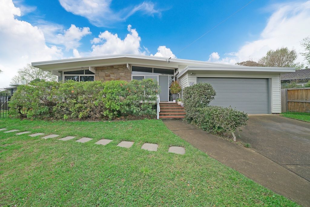 4 bedrooms House in 13 & 13A Sunset Avenue ELDERSLIE NSW, 2570