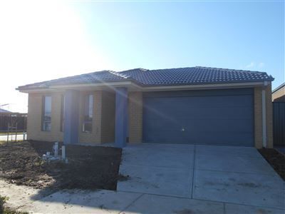 3 bedrooms House in 35 Springleaf Avenue CLYDE NORTH VIC, 3978