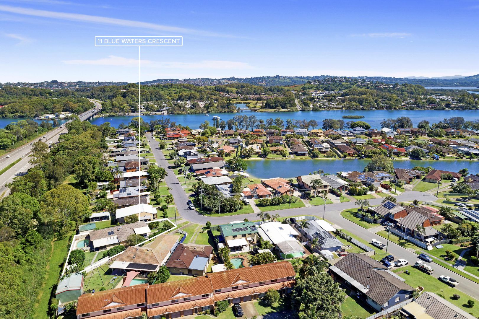 11 Blue Waters Crescent, Tweed Heads West Property History & Address