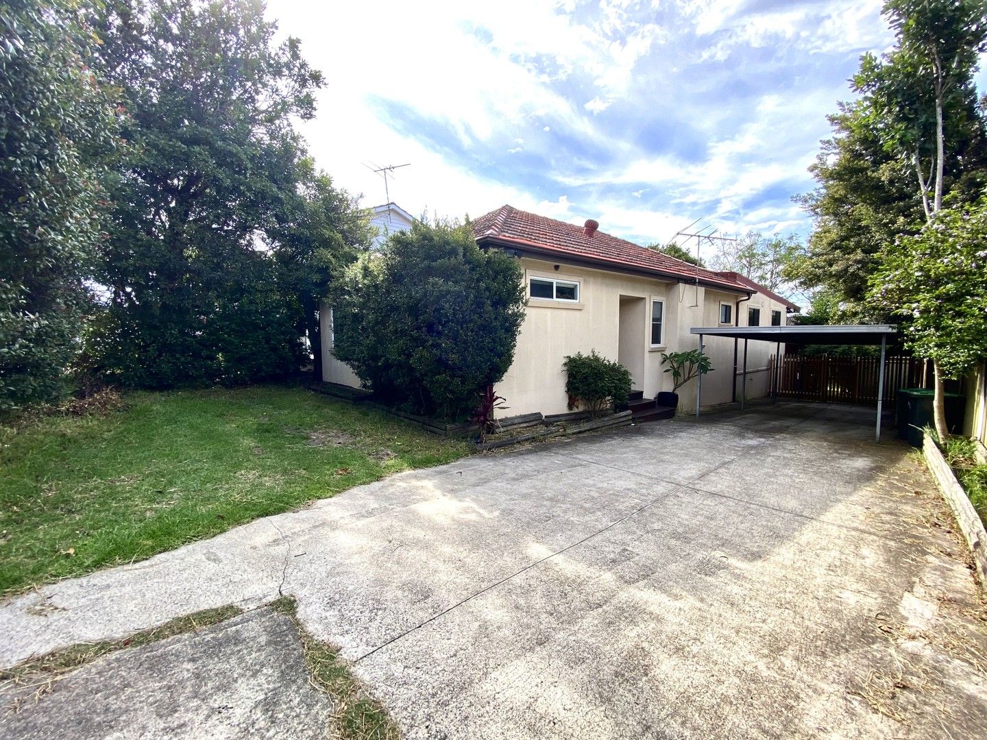 3 bedrooms House in 14 Stoney Creek Road BEVERLY HILLS NSW, 2209