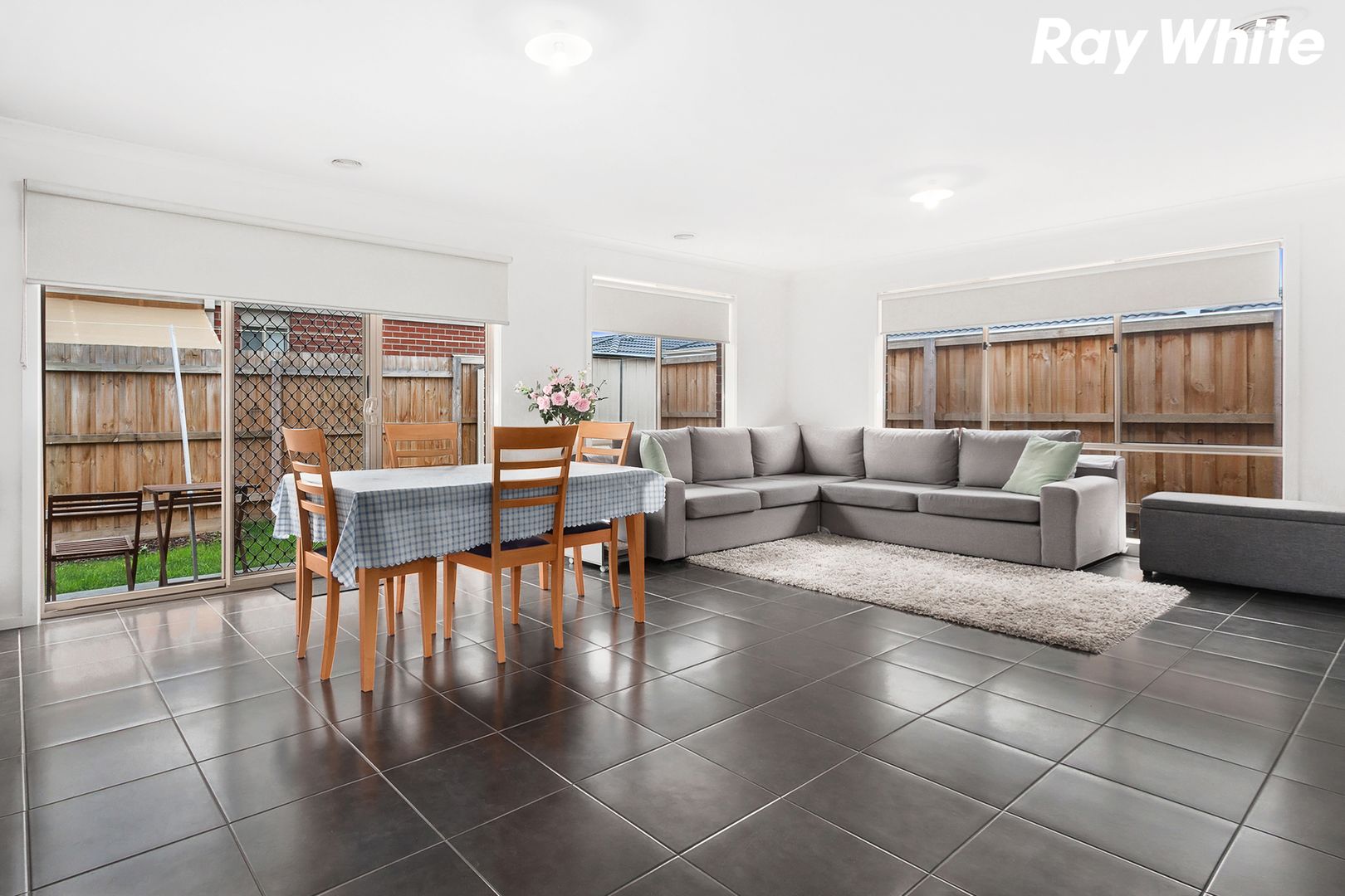 3 Trinidad Walk, Pakenham VIC 3810, Image 2