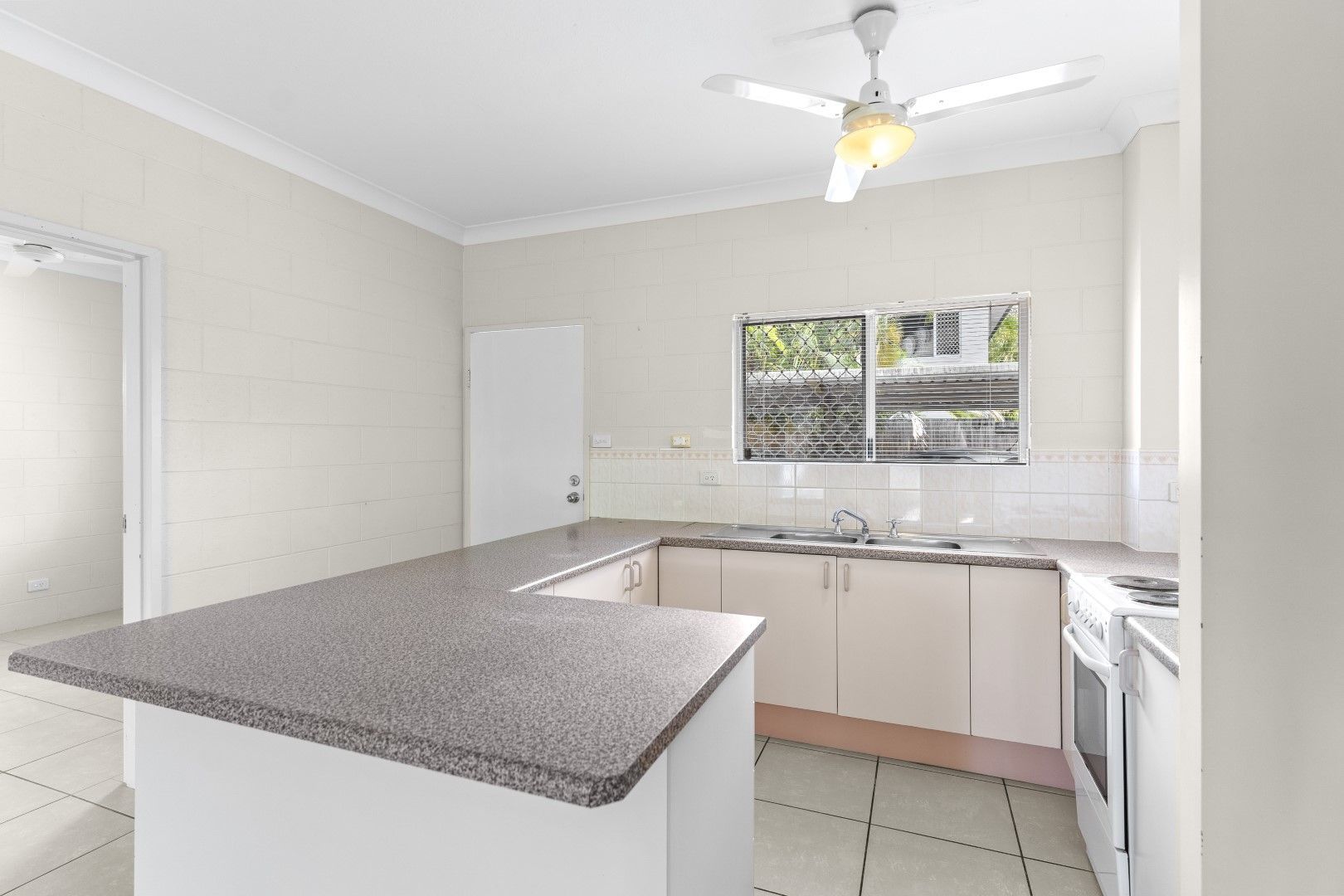 8/9-11 Behan Street, Manunda QLD 4870, Image 2