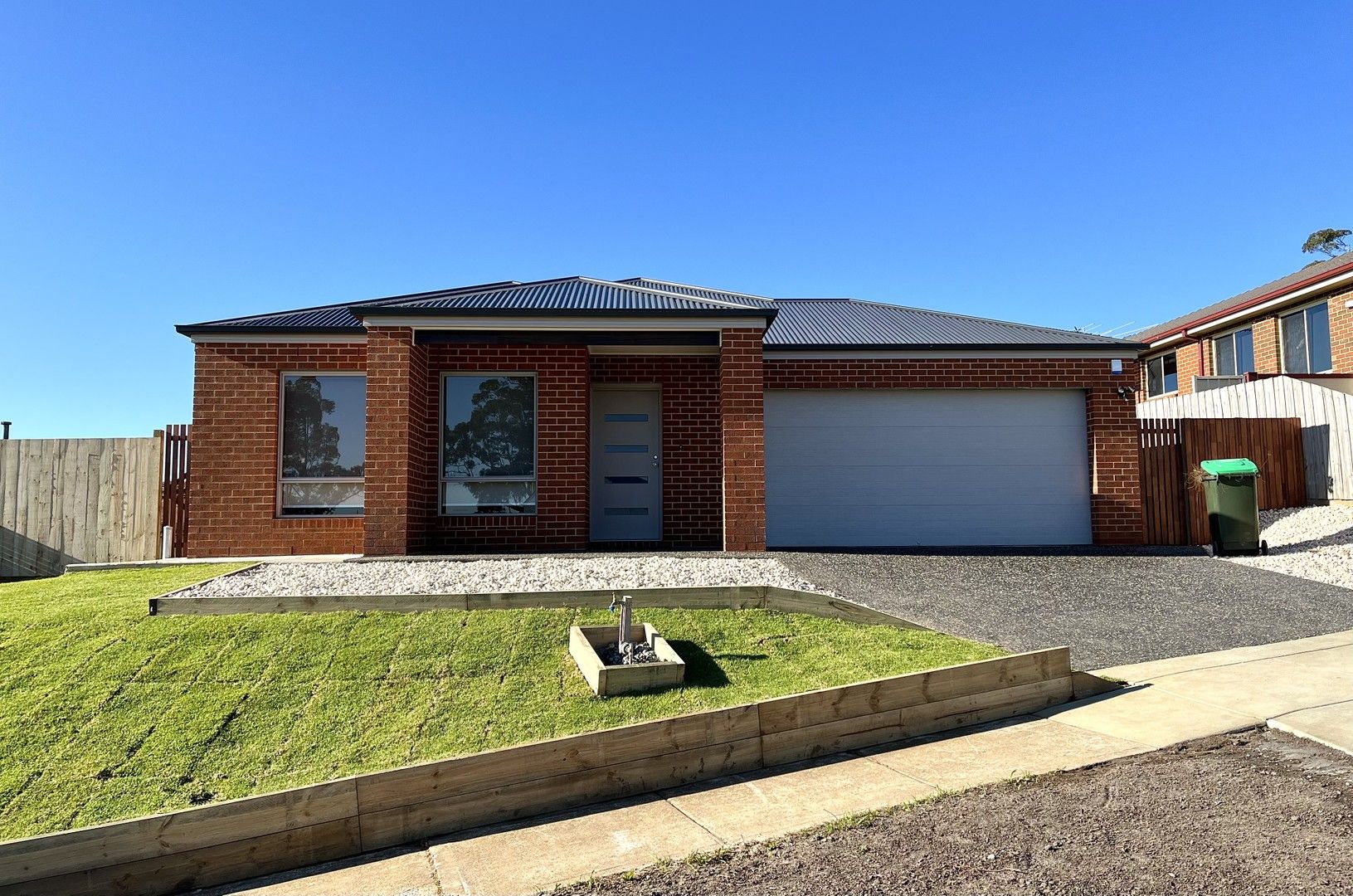 8 Summerhill Boulevard, Drouin VIC 3818, Image 0