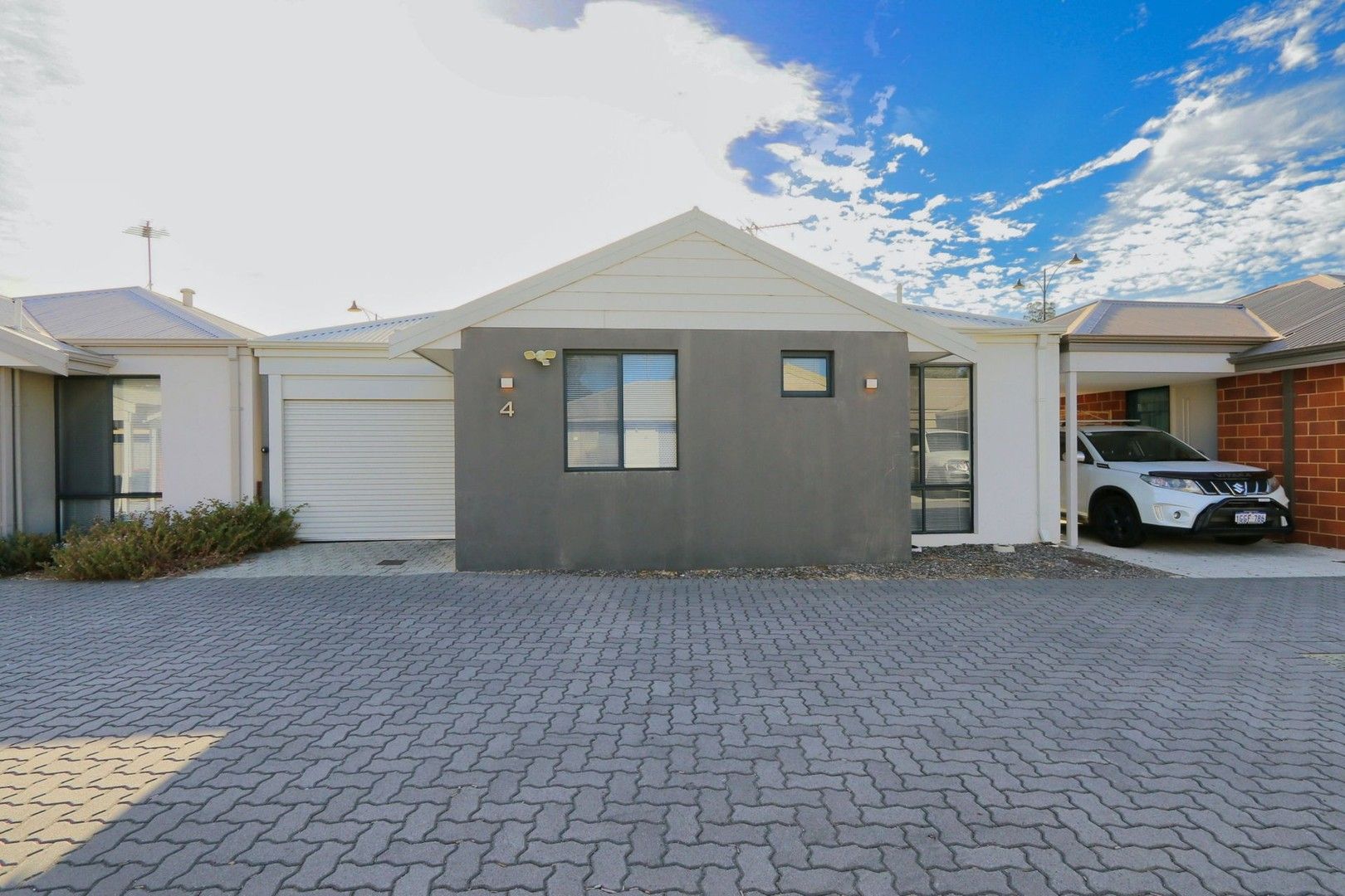 1 bedrooms Apartment / Unit / Flat in 4/71 Kingaroy Drive BALDIVIS WA, 6171