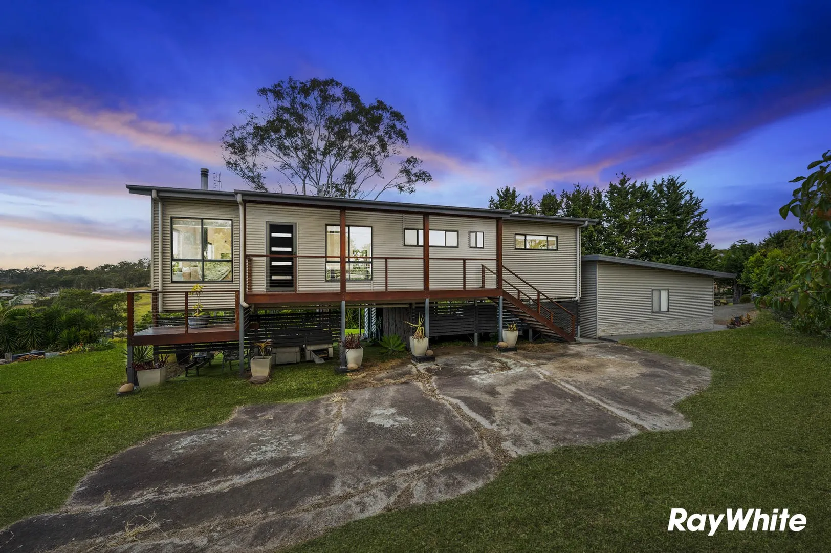 Elevated Living with Stunning Paddock Outlooks, Moruya