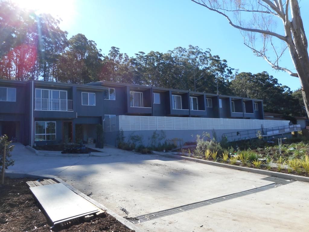 3 bedrooms House in 2/1A WOODBURY PARK DRIVE MARDI NSW, 2259