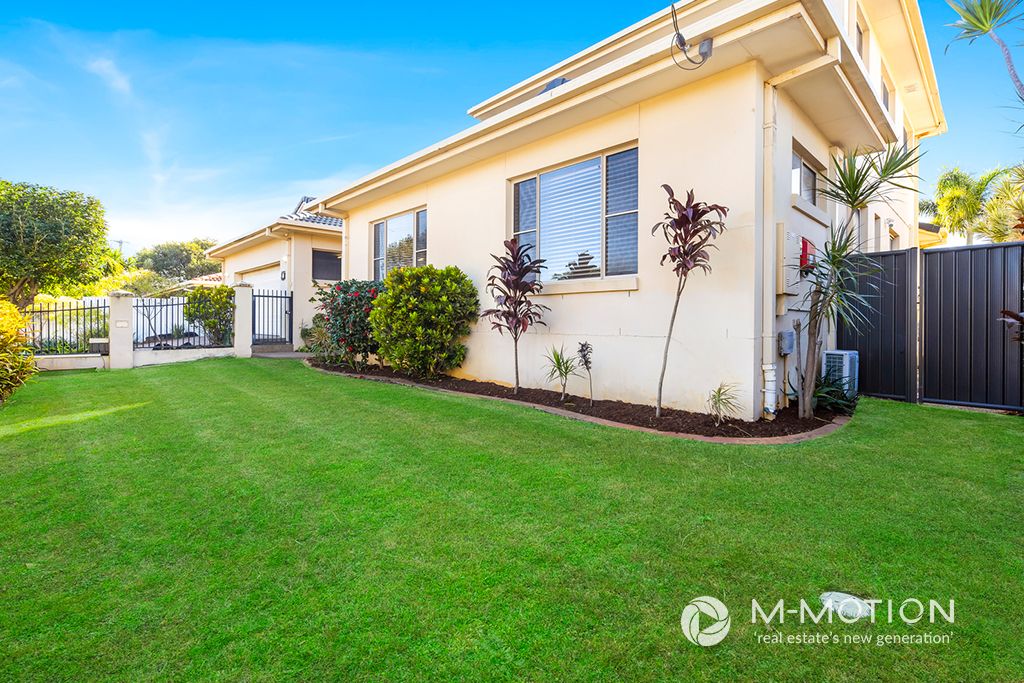 13 Merrimac Boulevard, Broadbeach Waters QLD 4218, Image 2