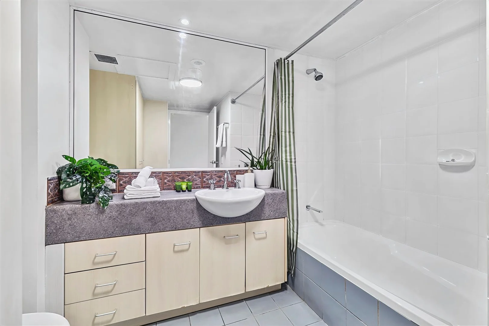 Additional image 7 of 305/71-75 Lake Street, Cairns City QLD 4870