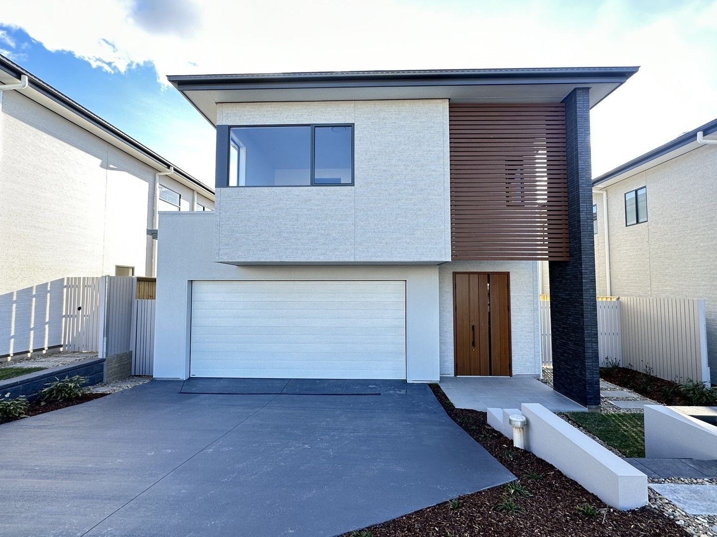 4 bedrooms House in 51 Ballandean Boulevard GLEDSWOOD HILLS NSW, 2557