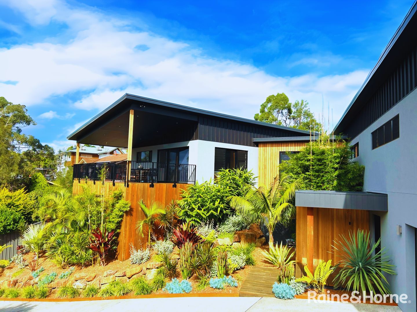 10 Blake Place, Narrawallee NSW 2539, Image 0