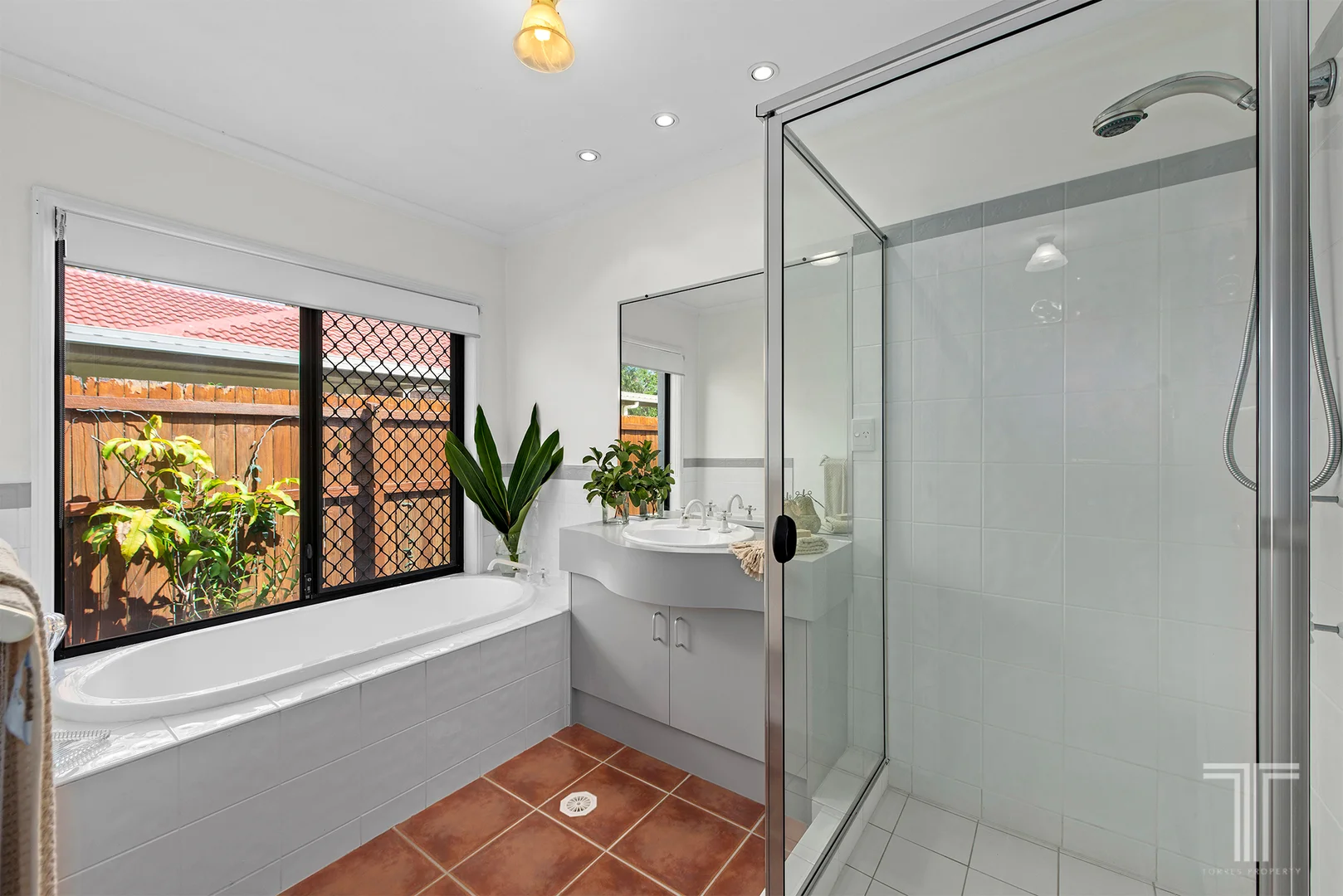 Additional image 12 of 6 Coventry Cct, Carindale QLD 4152