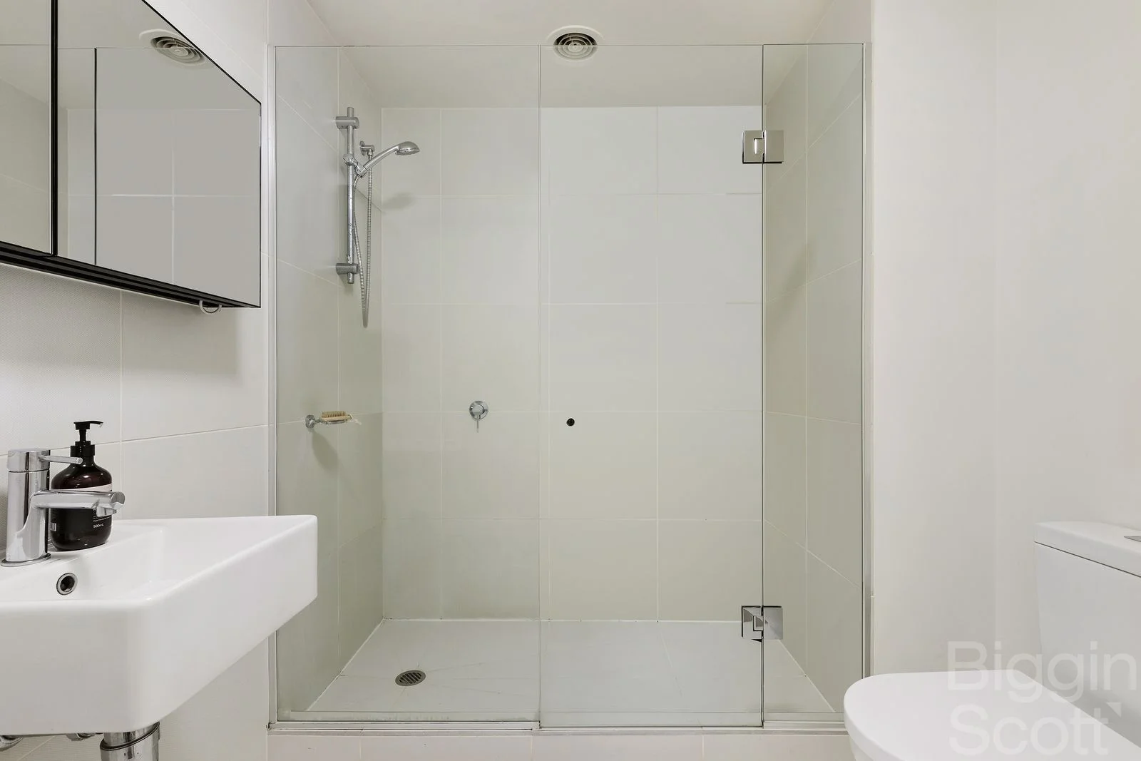 Additional image 5 of 207/12 Trenerry Crescent, Abbotsford VIC 3067