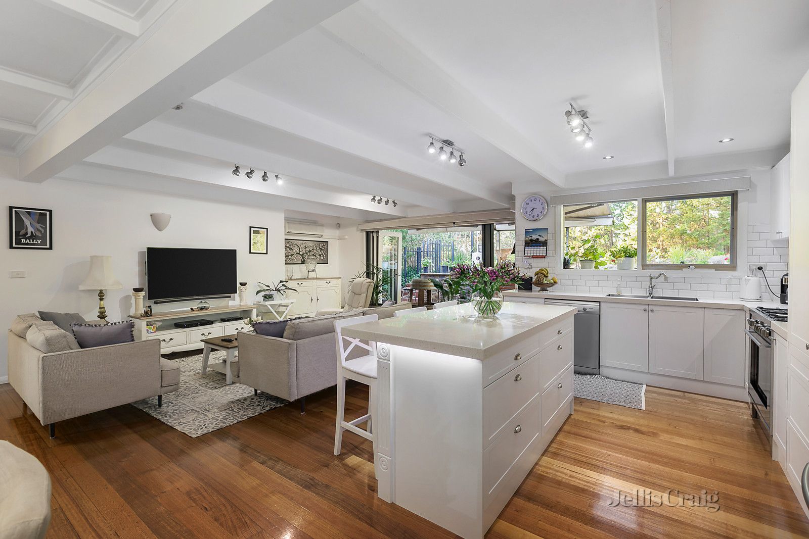 21 Floods Road, North Warrandyte VIC 3113, Image 2