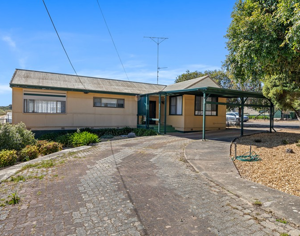 33 Agnes Street, Clare SA 5453