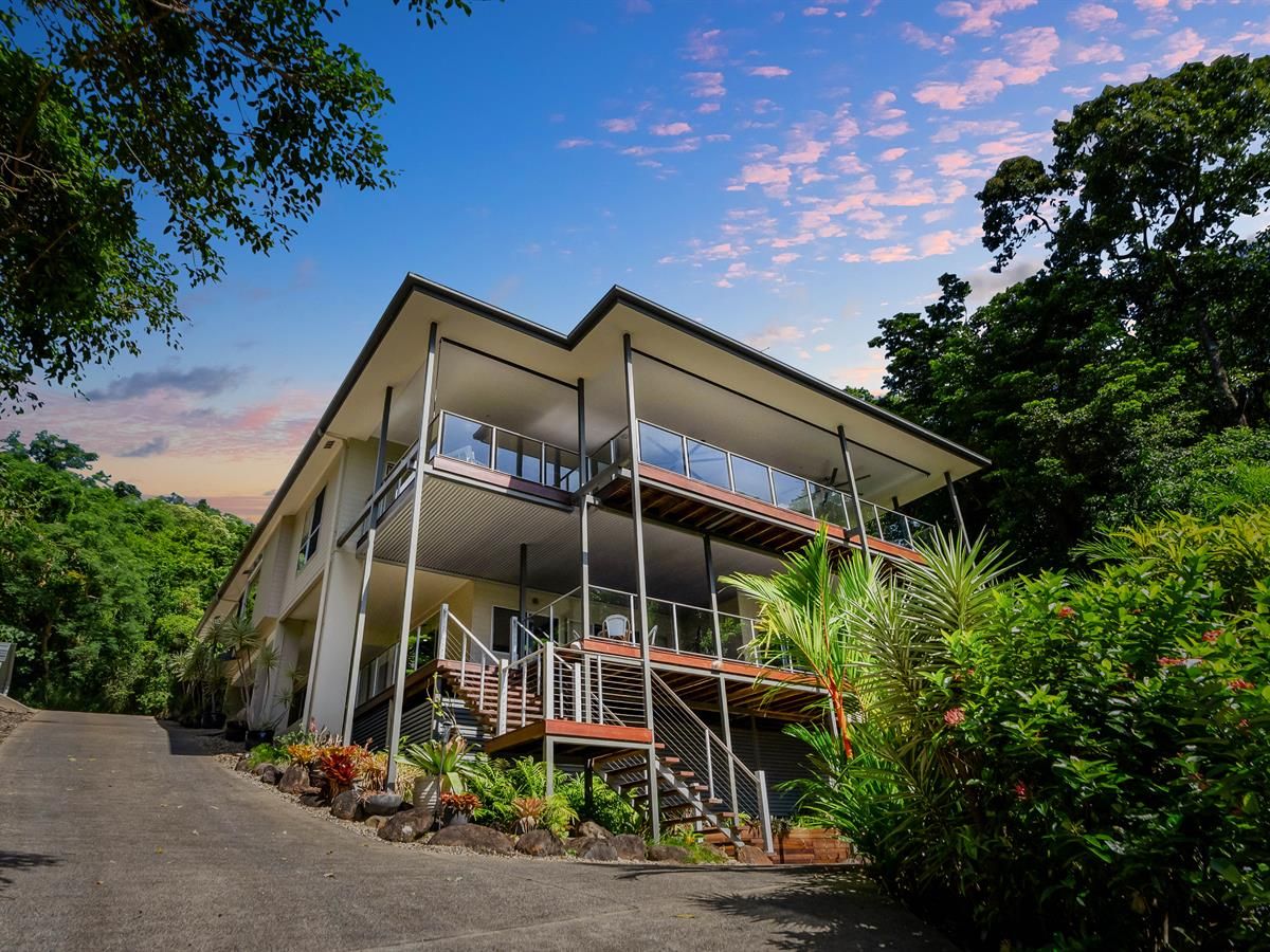 5 bedrooms House in 15-17 Mount William Close REDLYNCH QLD, 4870