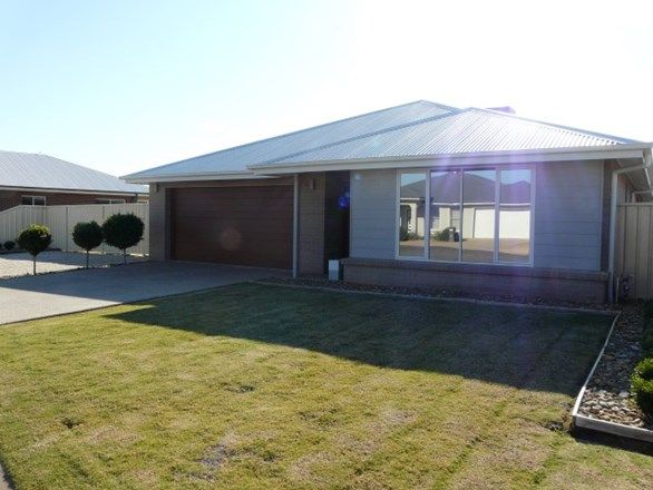 7 Majuda Court, Tocumwal NSW 2714, Image 0