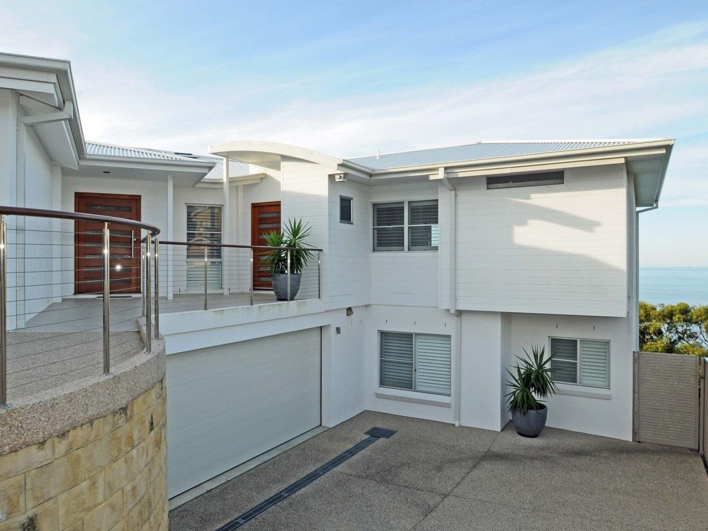 2/15 Seacliff Place, Caves Beach NSW 2281, Image 0