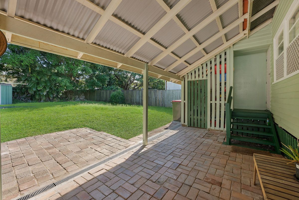 34 Hoolan Street, Stafford QLD 4053, Image 2