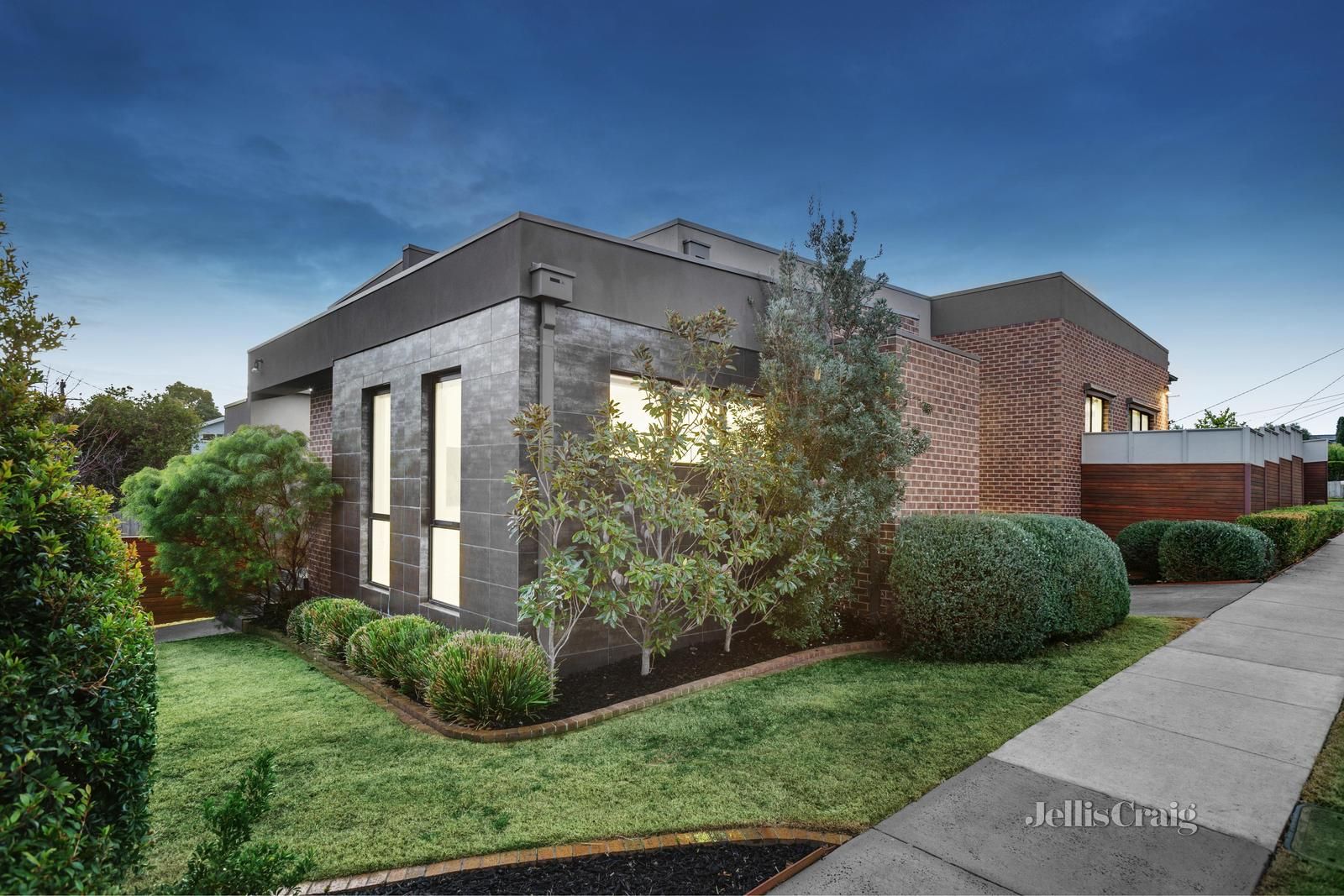 5 Fromhold Drive, Doncaster VIC 3108