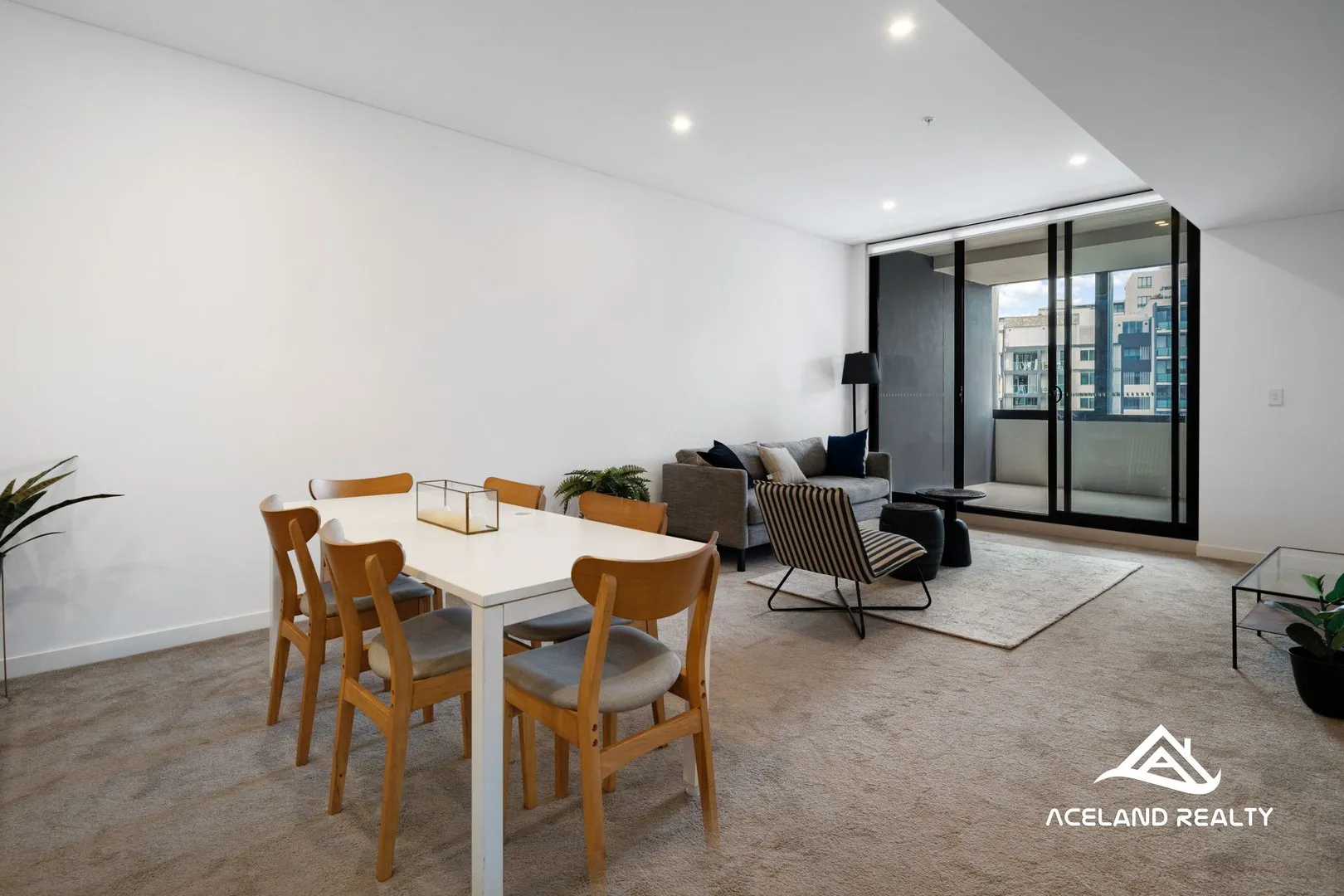 2bedroom with Great layout in a Highly Desirable Building., Meadowbank