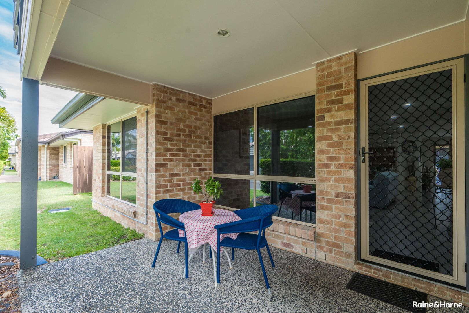 114/230 Pulgul Street, Urangan QLD 4655, Image 2