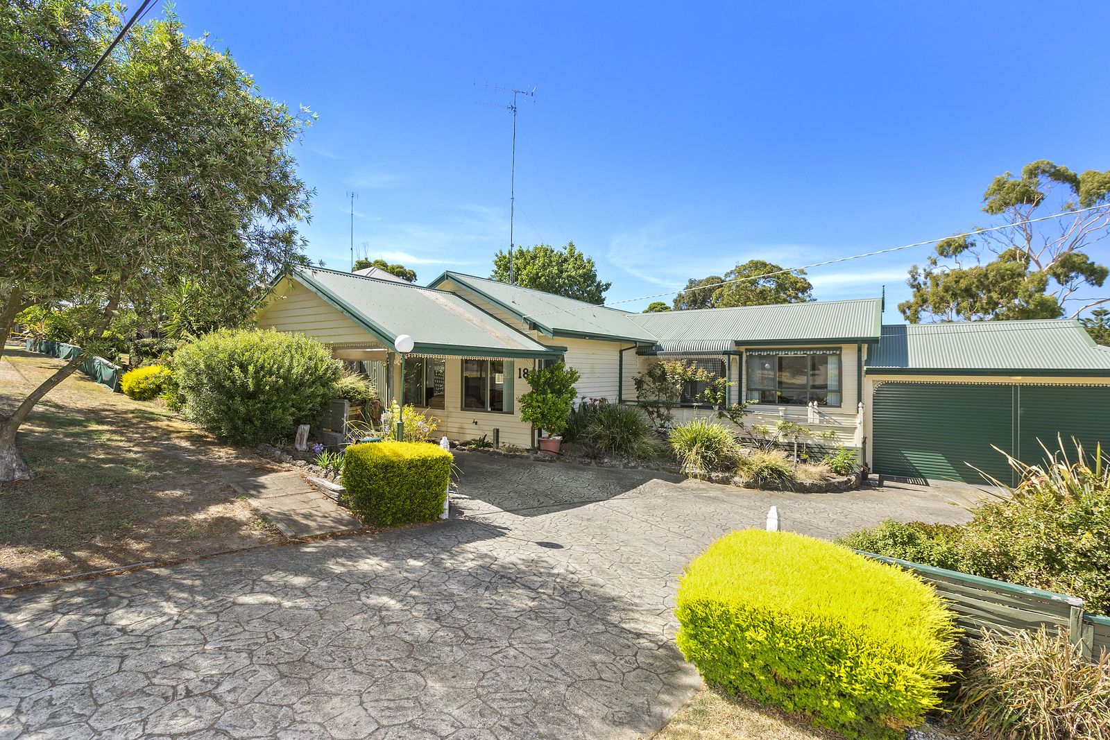 18 Madeley Street, Ocean Grove VIC 3226, Image 0