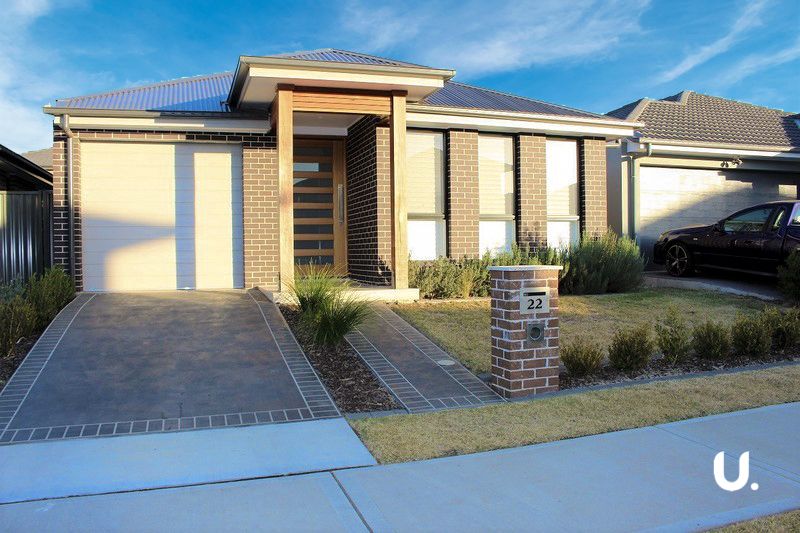 4 bedrooms House in 22 Bemurrah Street JORDAN SPRINGS NSW, 2747