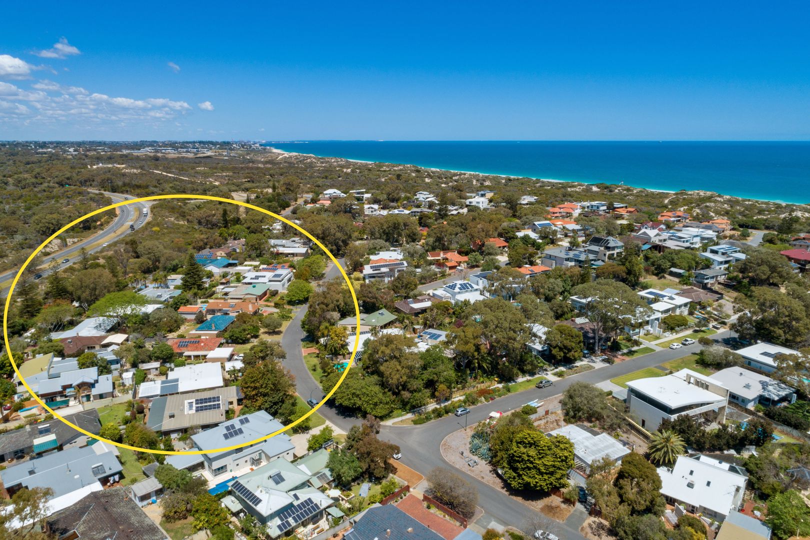 3 bedrooms House in 27 Launceston Avenue CITY BEACH WA, 6015