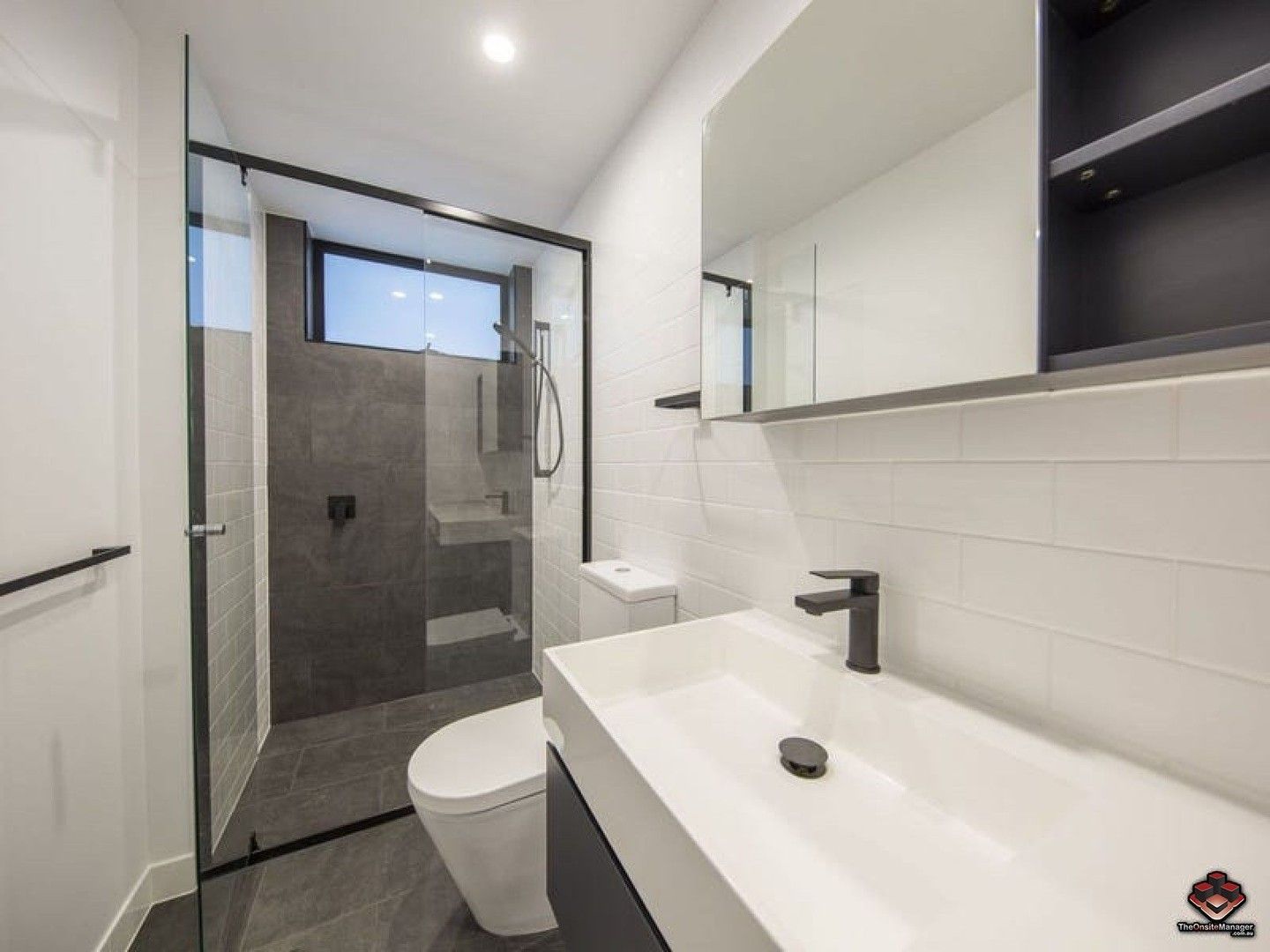 1 bedrooms Apartment / Unit / Flat in  ASHMORE QLD, 4214