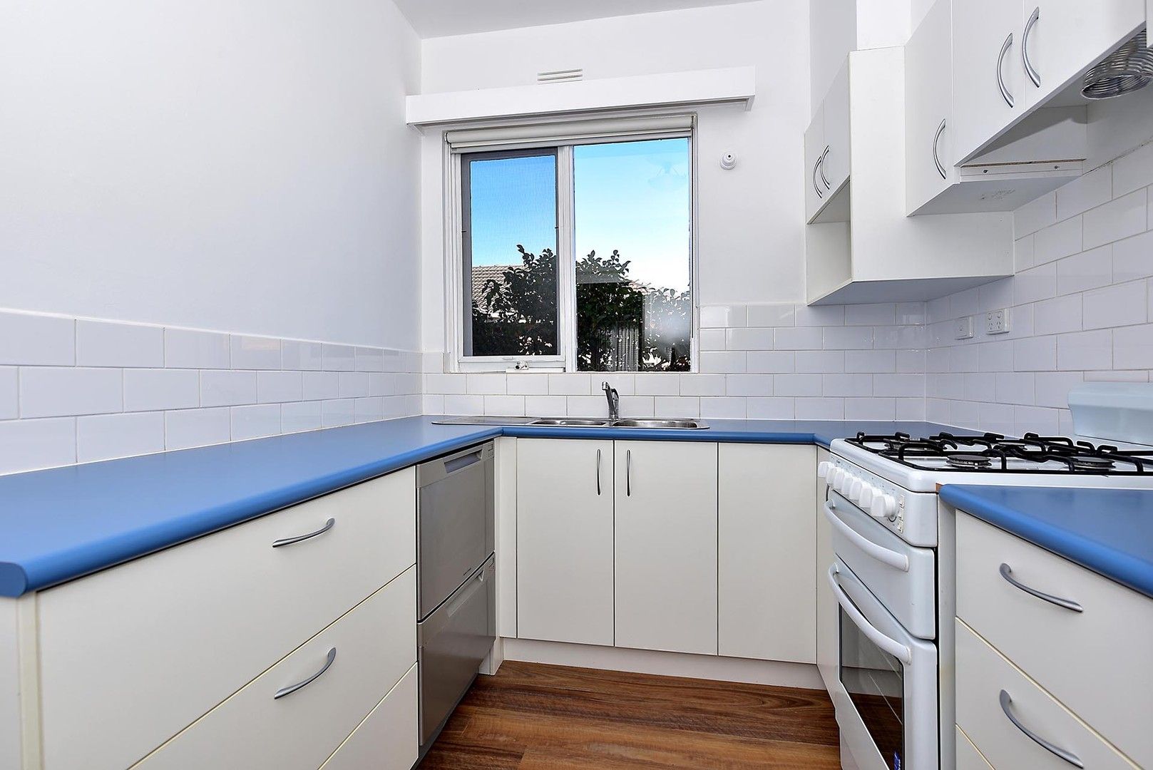 2 bedrooms Apartment / Unit / Flat in 2/4 Osborne Avenue GLEN IRIS VIC, 3146