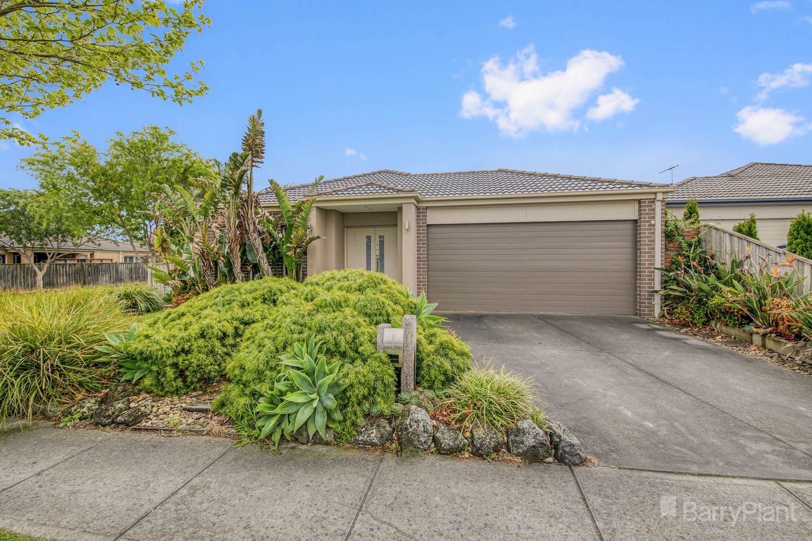 3 bedrooms House in 112 Skyline Way BERWICK VIC, 3806