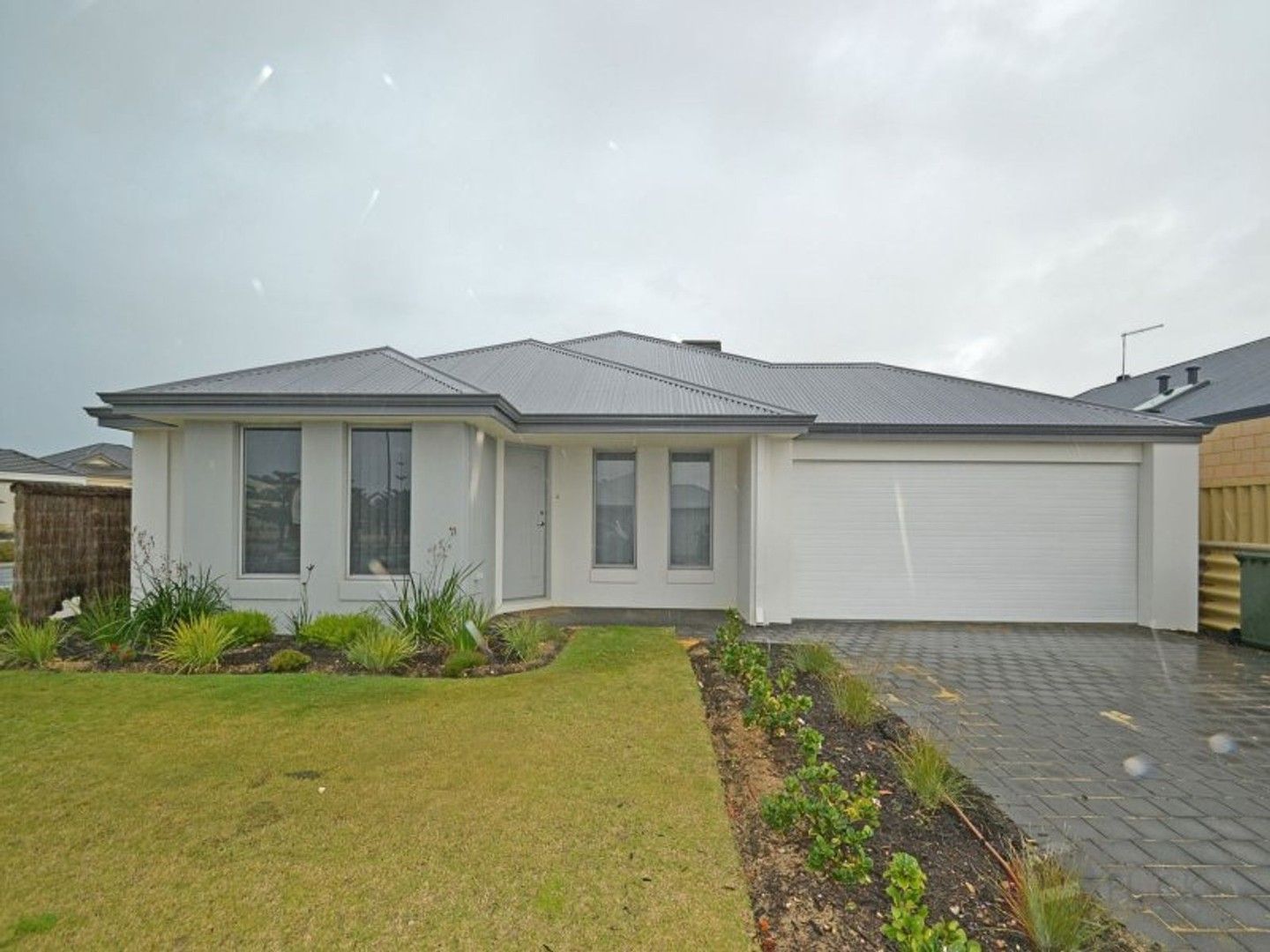 4 bedrooms House in 28 Uppingham Way BUTLER WA, 6036