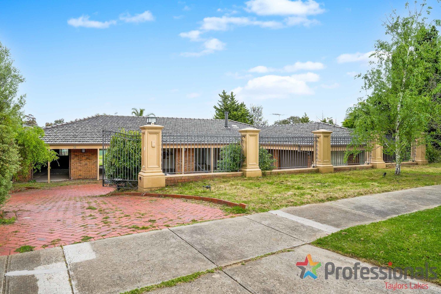 38 Petrik Drive, Keilor VIC 3036, Image 1