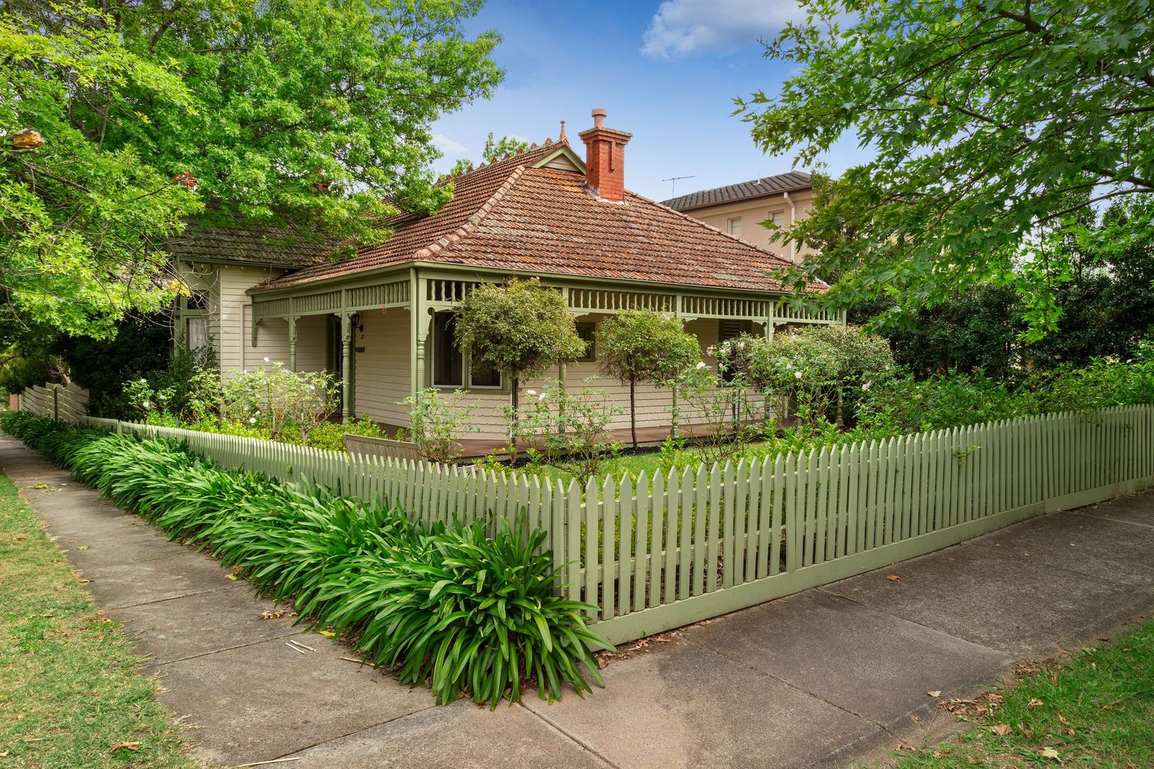 13 Winson Green Road, Canterbury VIC 3126