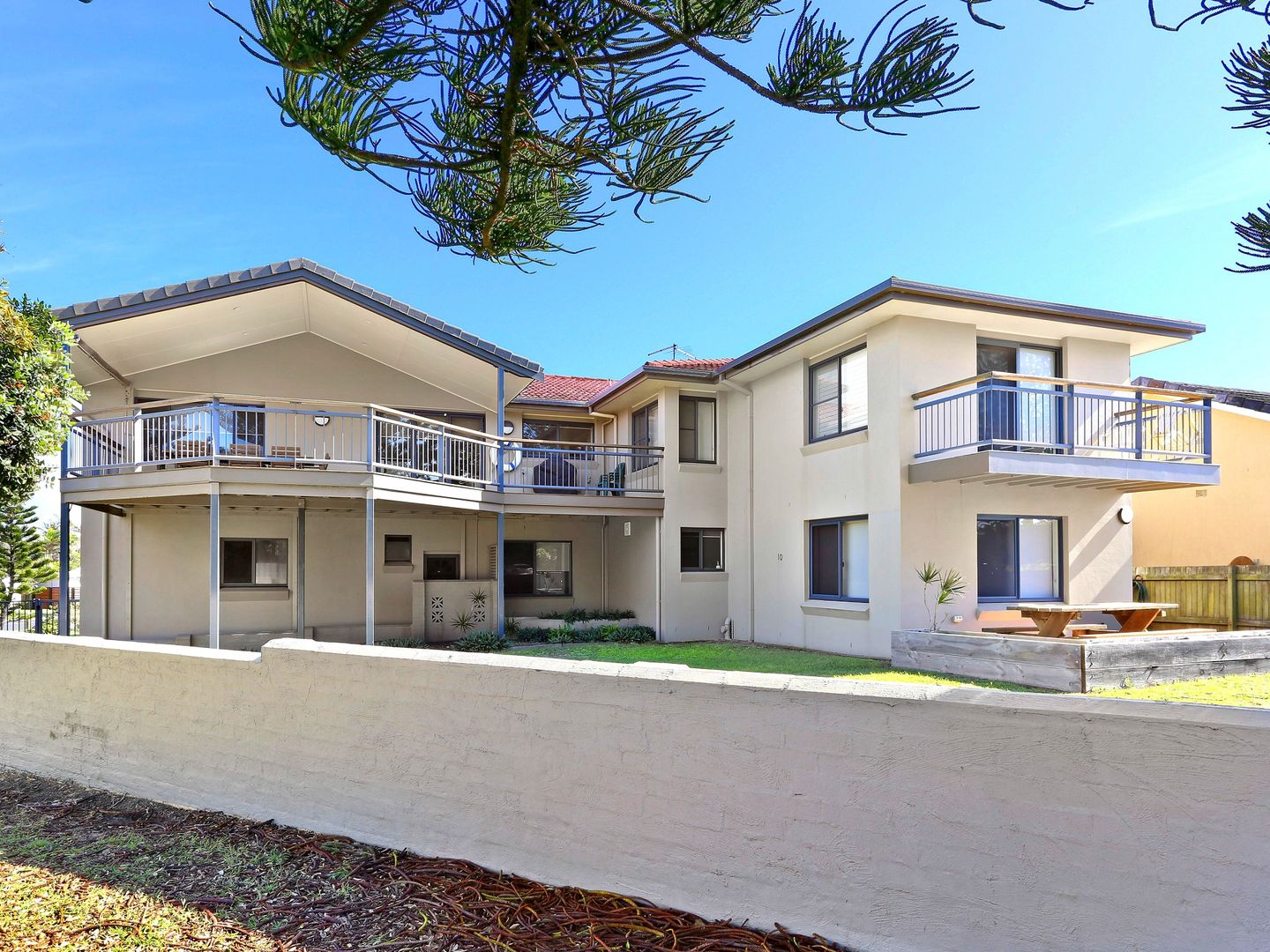 Alcheringa 1 10 Pacific Parade Yamba Nsw 2464 Apartment For Rent 1200 3150 Domain