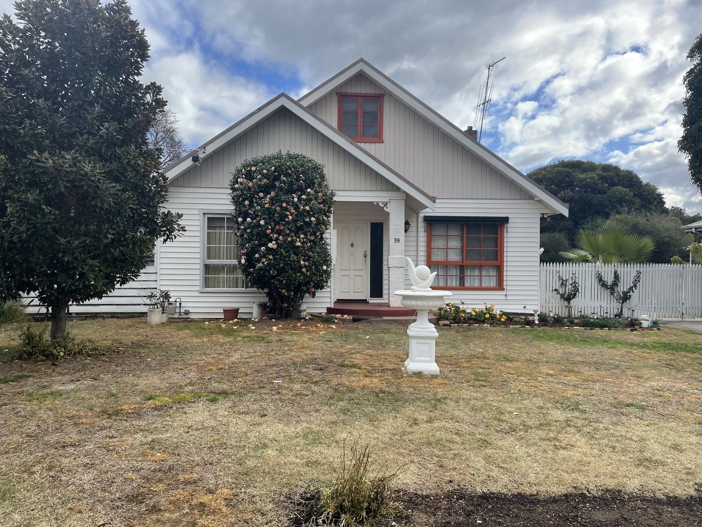 5 bedrooms House in 39 Wondah Street COBRAM VIC, 3644