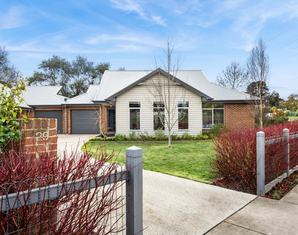 2/29 Buckland Street, Woodend VIC 3442