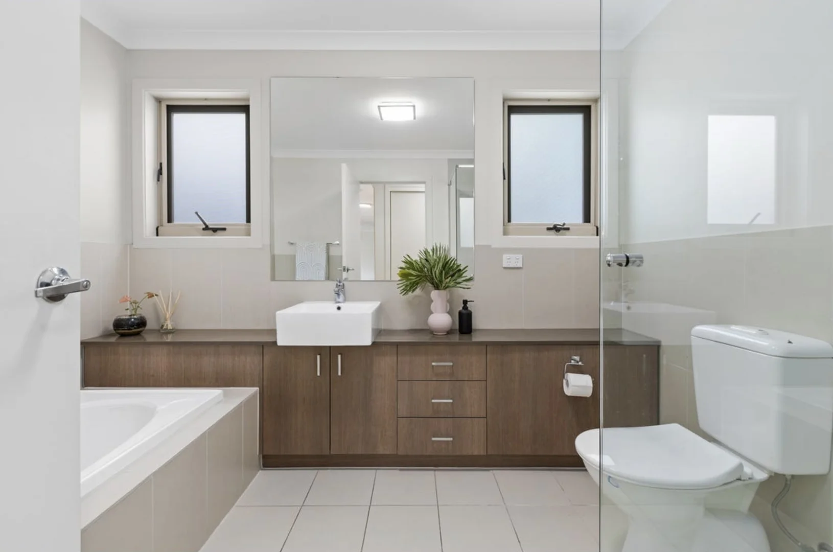 Additional image 7 of 2/9 Baker Street, Murrumbeena VIC 3163