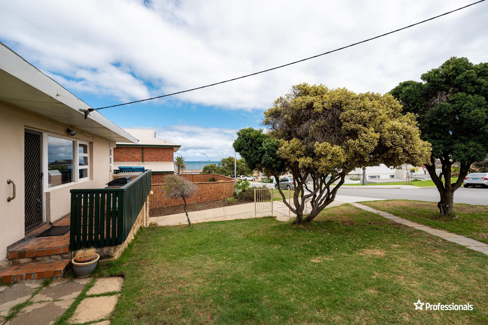 14 Saunders Street, North Beach WA 6020, Image 2