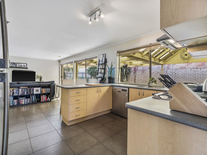 15 Shields Court, Sydenham VIC 3037, Image 1