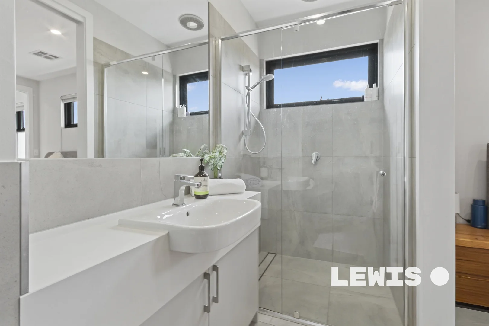 Additional image 11 of 2/72 Cheddar Rd, Reservoir VIC 3073