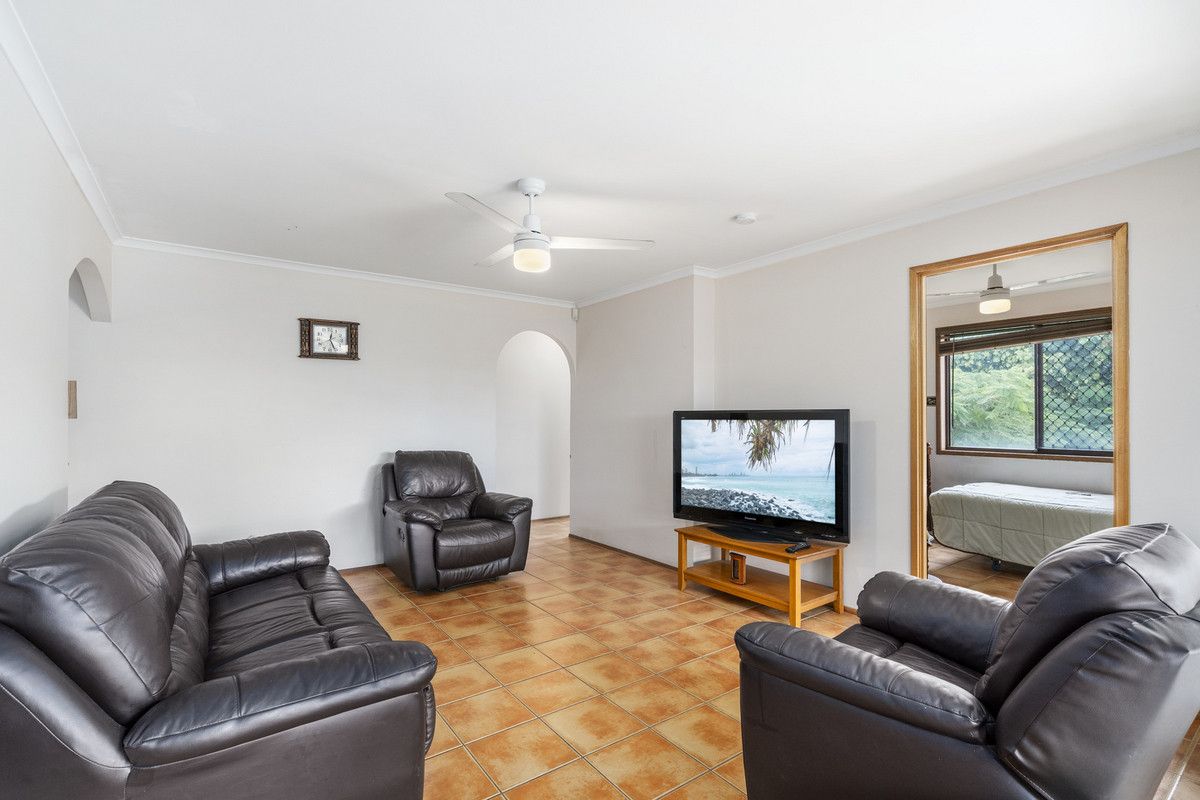 1/21 Gumbeel Court, Highland Park QLD 4211, Image 2