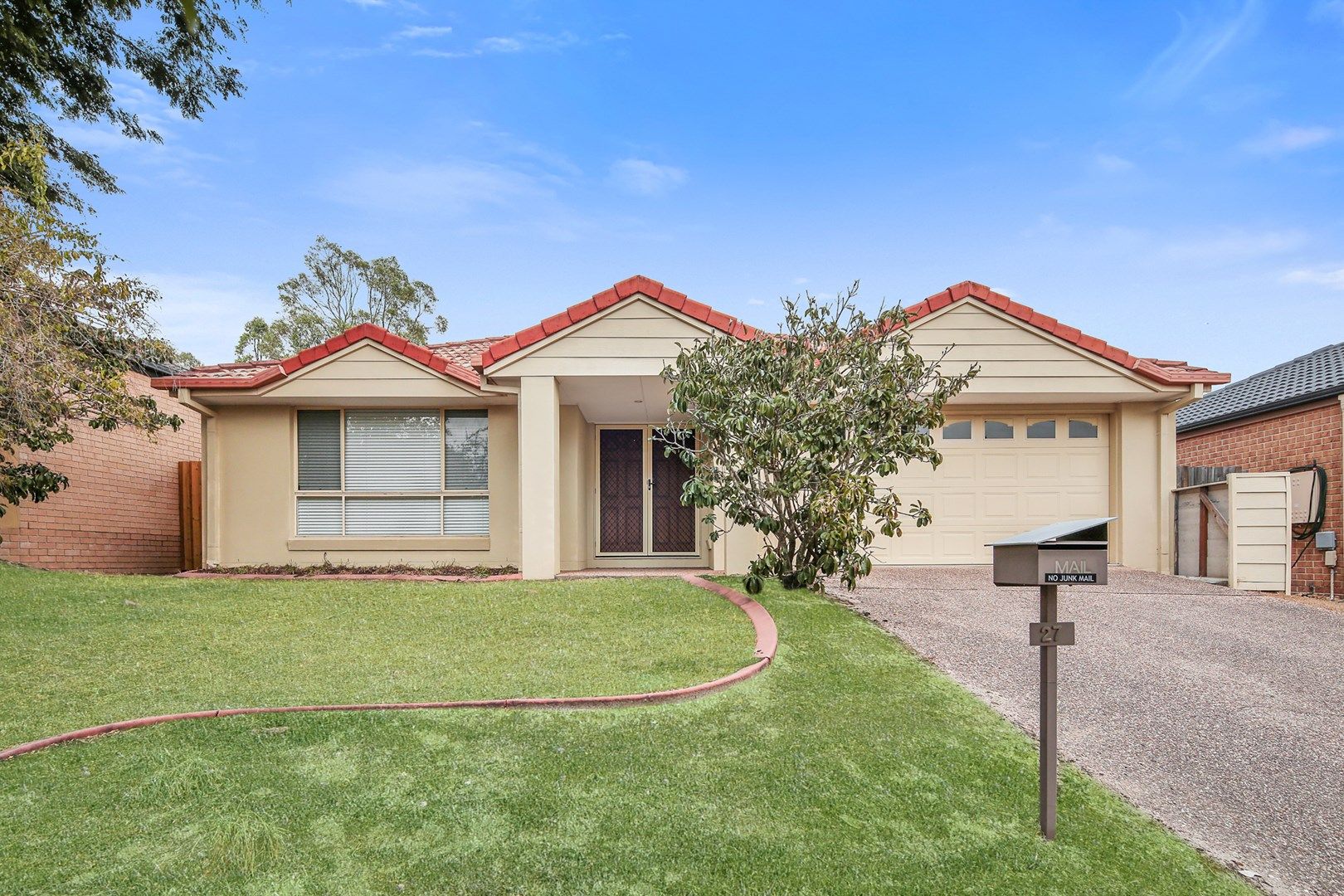 27 Naracoorte Place, Parkinson QLD 4115, Image 0