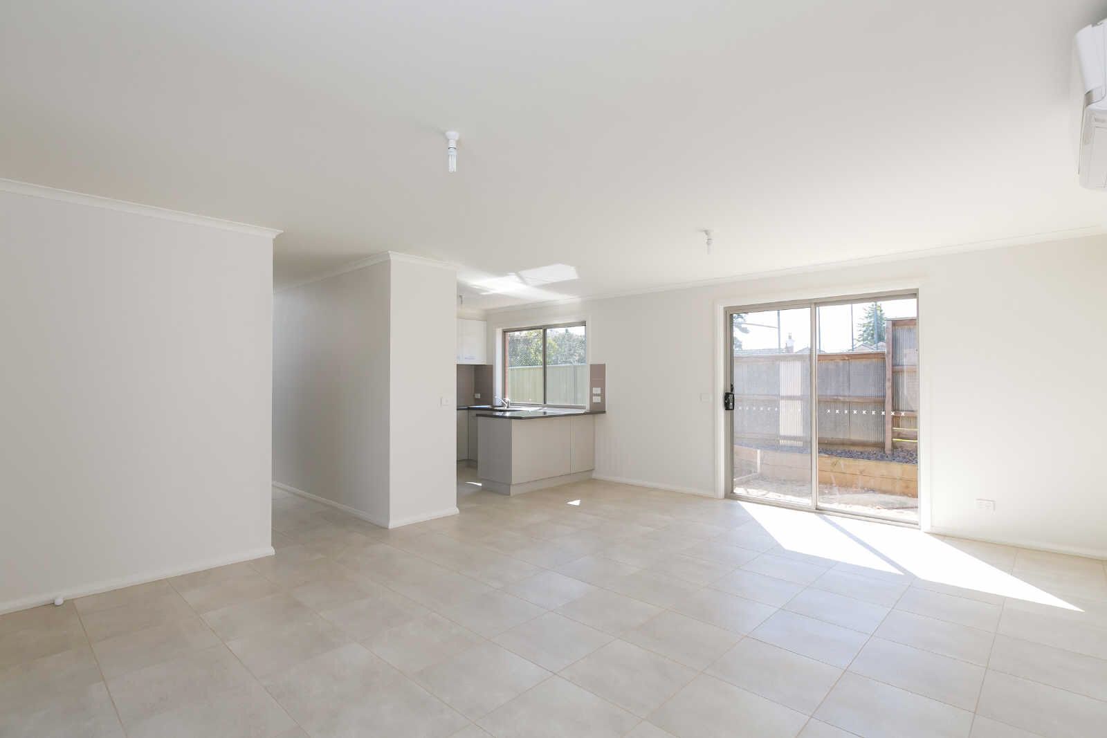 9/7 Rosemont Crescent, Kennington VIC 3550, Image 2