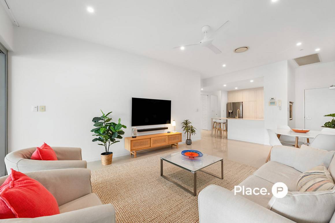 4/232 Oxford Street Balmoral 4171 - Image 4