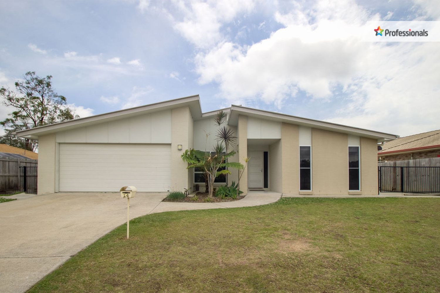 14 Hilltop Crescent, Flagstone QLD 4280, Image 2