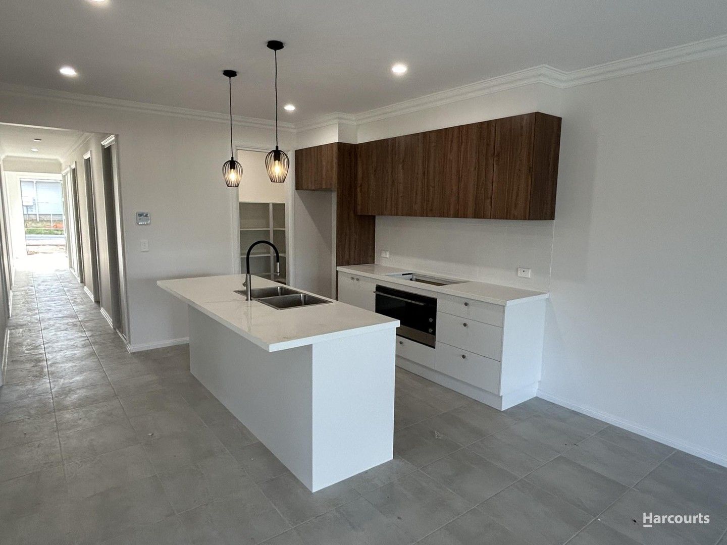 4 bedrooms House in 53 Burton Drive TAHMOOR NSW, 2573